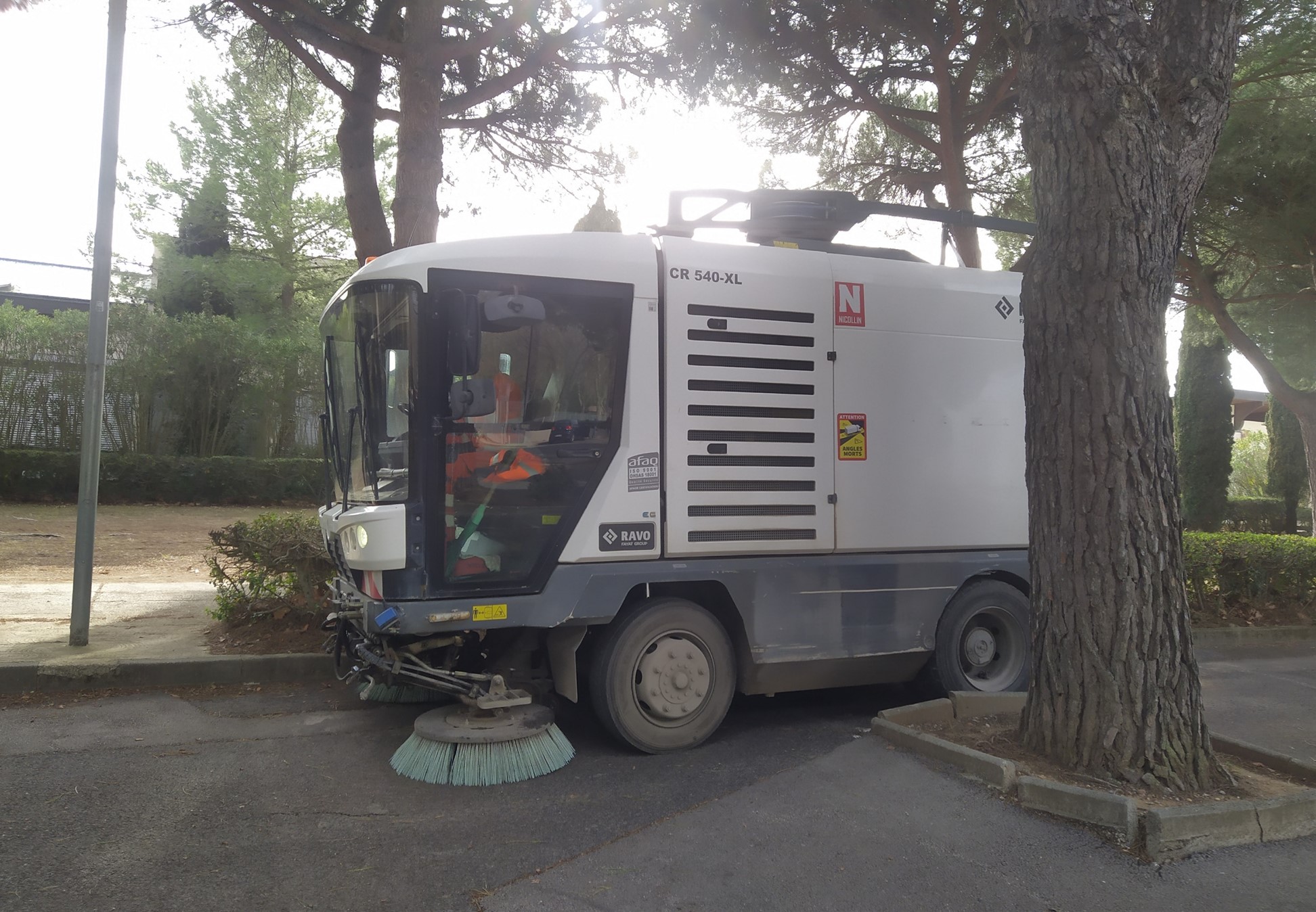 balayeuse de rue auto-laveuse autolaveuse auto laveuse